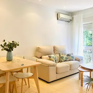 https://great-apartment-in-main-avenue-of-malaga-center.1costadelsol.com